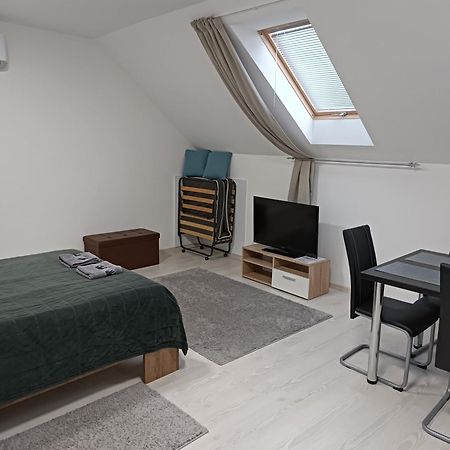 Mira Apartman Дебрецен Экстерьер фото