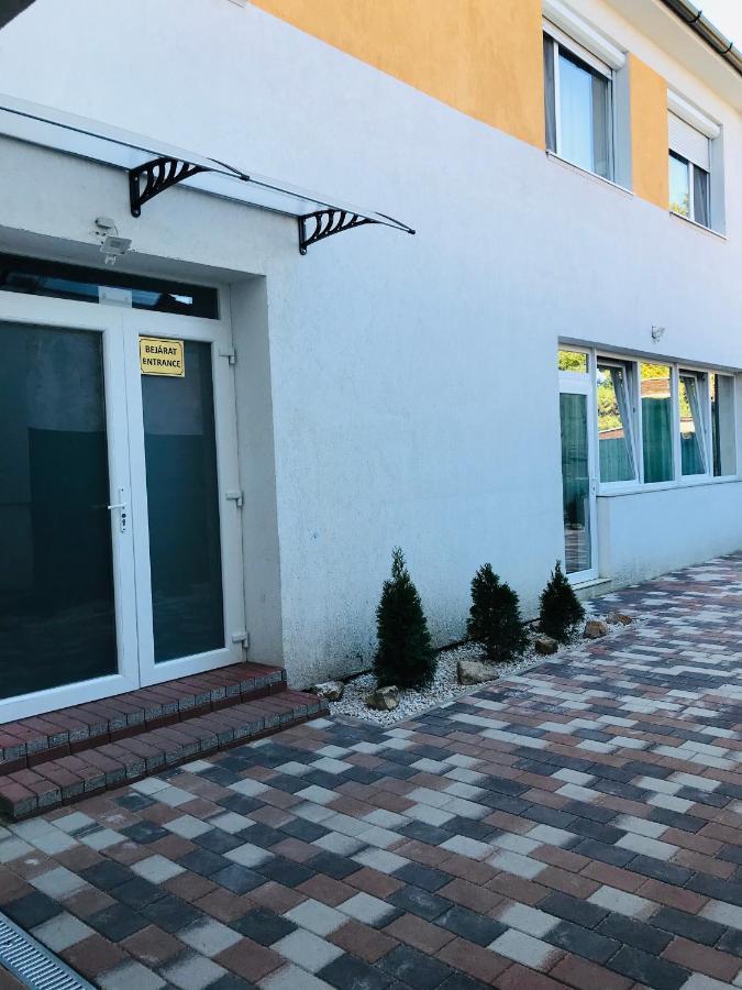 Mira Apartman Дебрецен Экстерьер фото