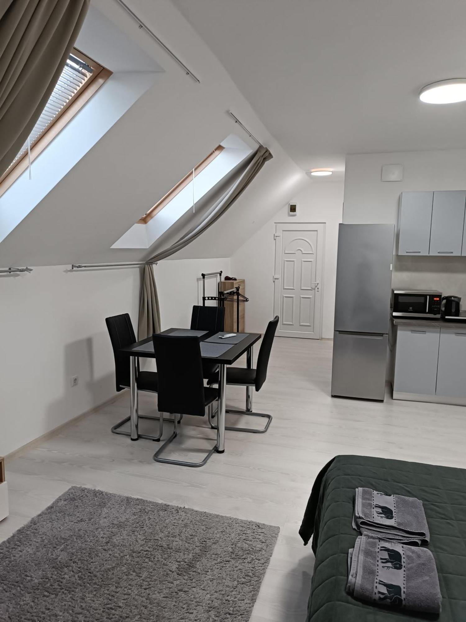 Mira Apartman Дебрецен Экстерьер фото